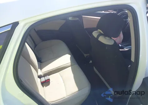 2016 Honda Civic Lx z USA, uszkodzony, nr VIN 19XFC2F53GE020308